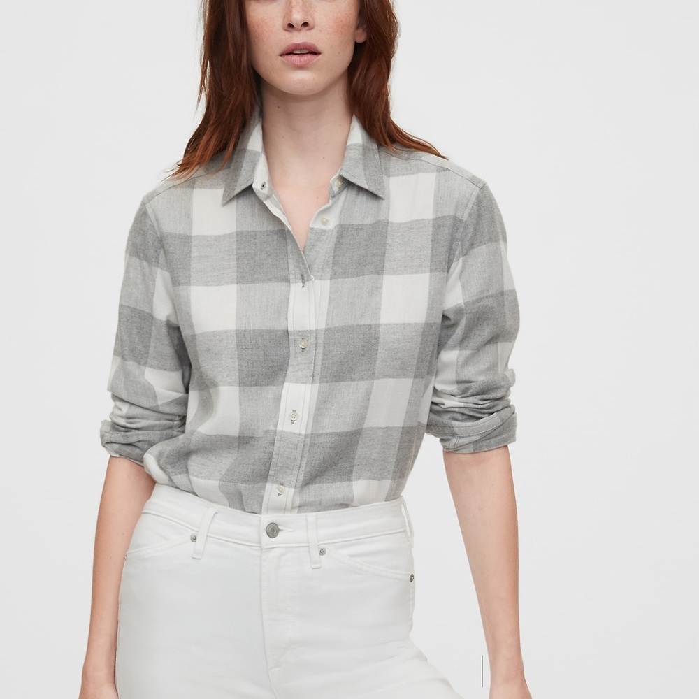 Gap flannel shirt, size M.